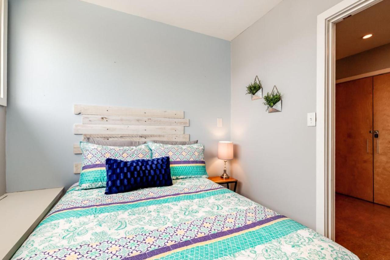 Walk Score 90!!-Historic Downtown District-2 Blocks To Famous Forsyth Park- Huge Private Patio-Private Parking Савана Екстериор снимка
