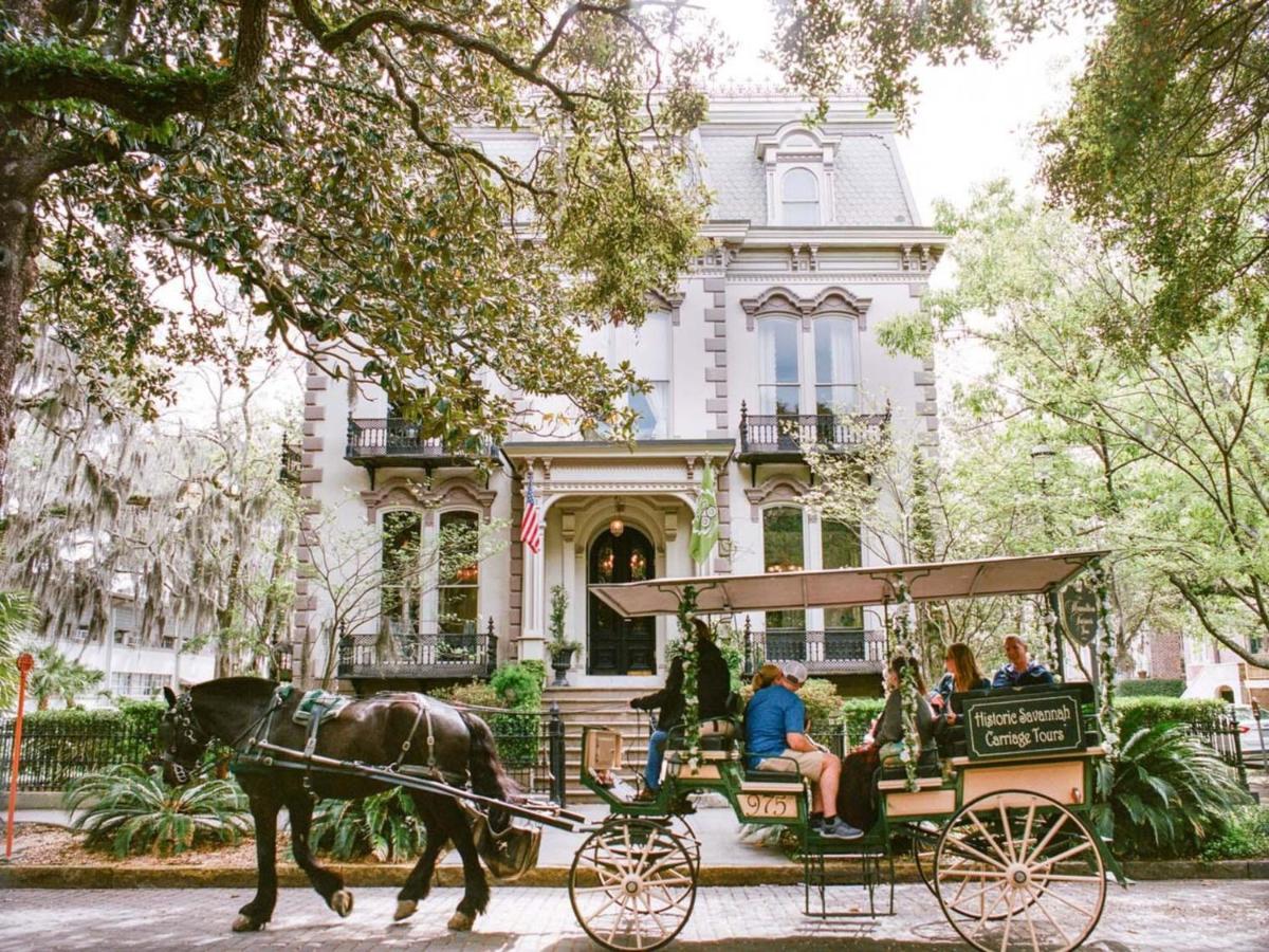 Walk Score 90!!-Historic Downtown District-2 Blocks To Famous Forsyth Park- Huge Private Patio-Private Parking Савана Екстериор снимка