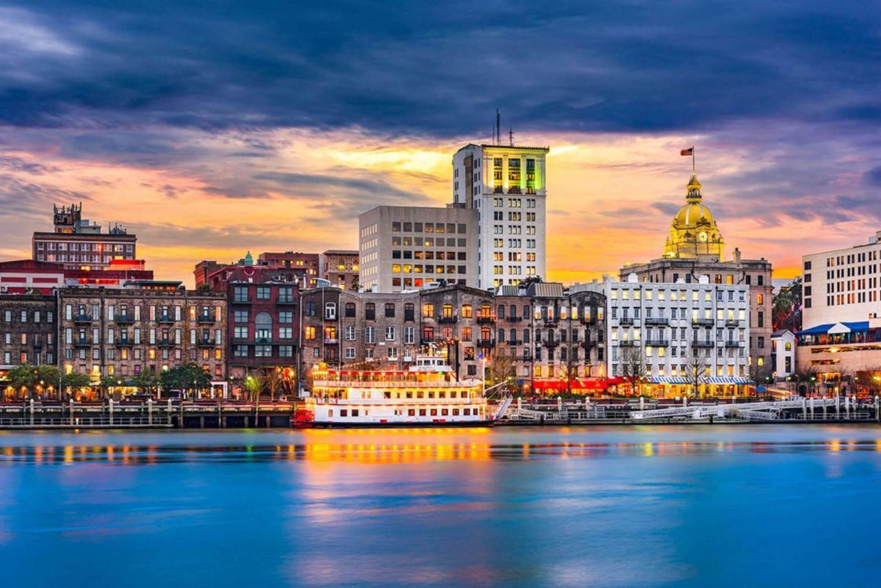 Walk Score 90!!-Historic Downtown District-2 Blocks To Famous Forsyth Park- Huge Private Patio-Private Parking Савана Екстериор снимка