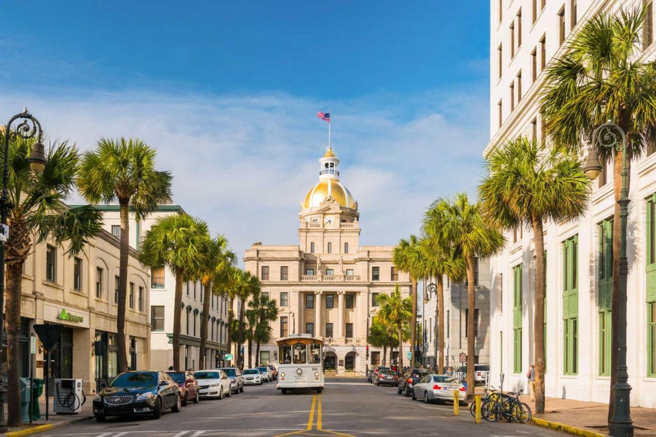 Walk Score 90!!-Historic Downtown District-2 Blocks To Famous Forsyth Park- Huge Private Patio-Private Parking Савана Екстериор снимка
