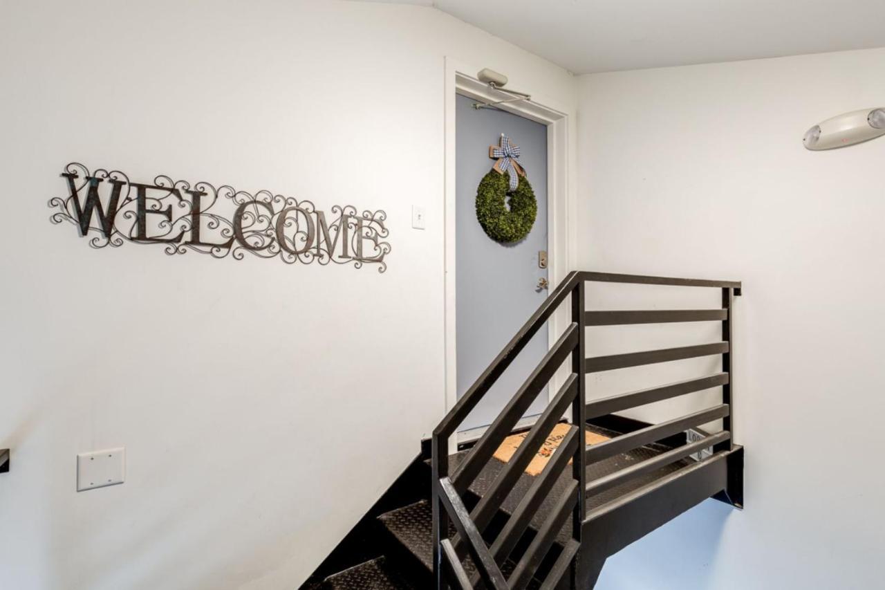 Walk Score 90!!-Historic Downtown District-2 Blocks To Famous Forsyth Park- Huge Private Patio-Private Parking Савана Екстериор снимка
